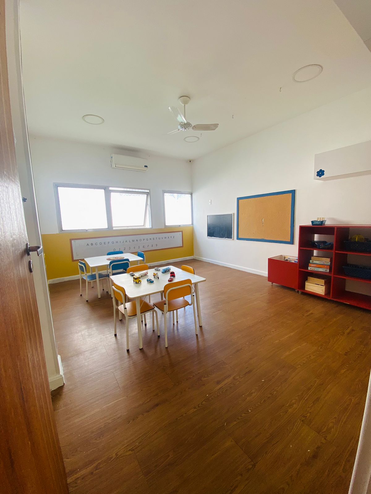 Sala preparada para atividades da educação infantil
